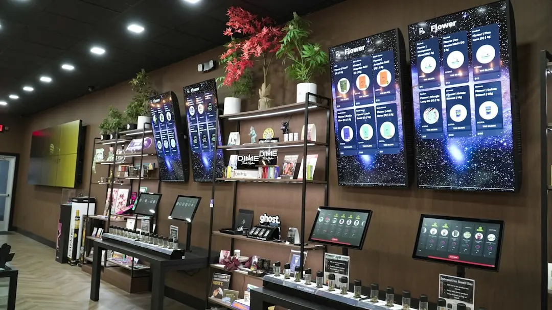 上海寅捌商贸有限公司装饰材料产品型号与参数对比分析